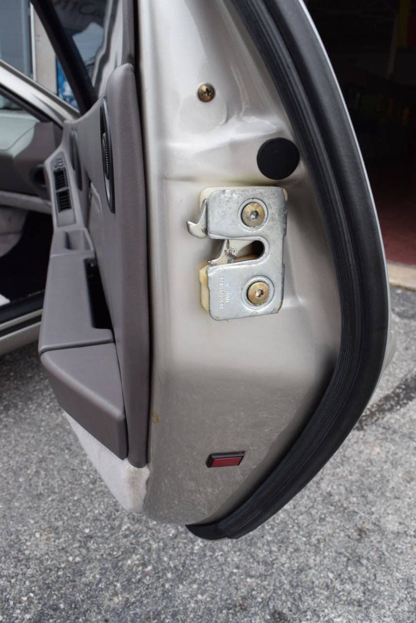Used 1993 Porsche 928 GTS RWD image 53