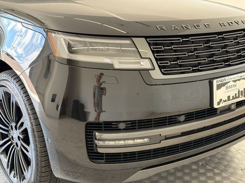 Used 2024 Land Rover Range Rover Long Wheelbase SE AWD/4WD image 11