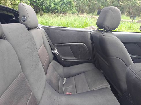 Used 2014 Ford Mustang GT RWD image 31