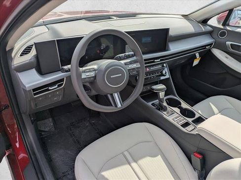 New 2025 Hyundai Sonata SE FWD image 10