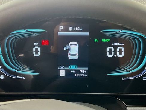 Certified 2023 Kia Niro EX image 12