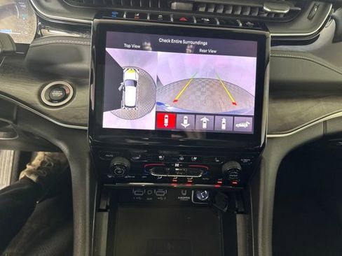 Used 2023 Jeep Grand Cherokee 30th Anniversary image 22