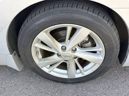 Used 2014 Nissan Altima 2.5 SL w/ Technology Package FWD image 5