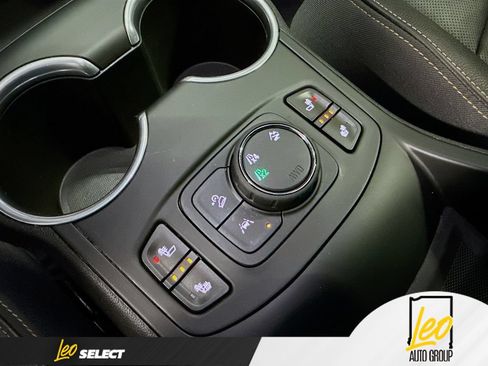 Used 2021 GMC Terrain SLT AWD/4WD image 22