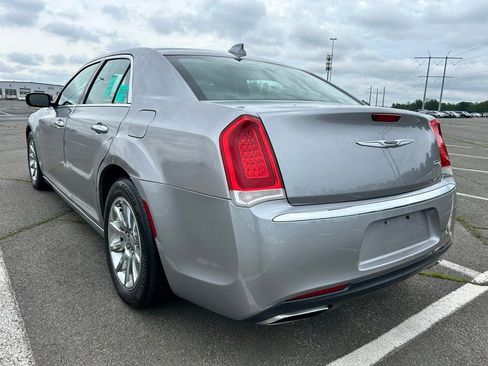 Used 2015 Chrysler 300 C RWD image 2