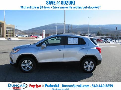 Used 2018 Chevrolet Trax LT w/ LT Convenience Package image 6