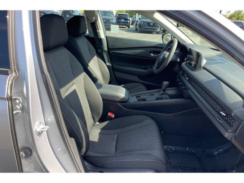 Certified 2023 Honda Accord EX image 17