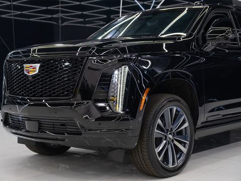 Used 2026 Cadillac Escalade ESV Sport AWD/4WD image 3