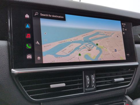 Certified 2022 Porsche Cayenne Platinum Edition w/ Premium Package image 18