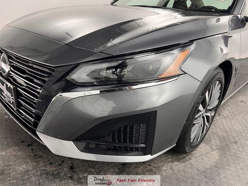 Used 2025 Nissan Altima 2.5 SV FWD image 10