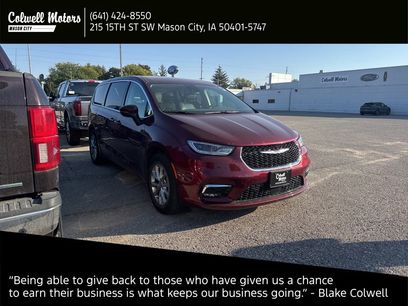 Used 2023 Chrysler Pacifica Touring-L