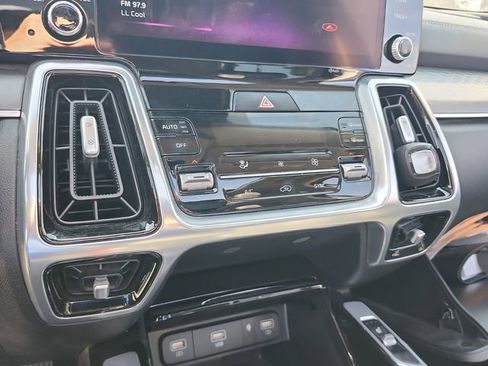 Used 2022 Kia Sorento SX image 23