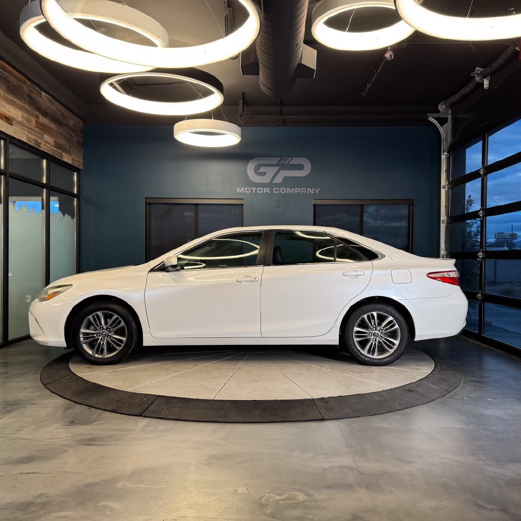 Used 2017 Toyota Camry SE FWD image 6