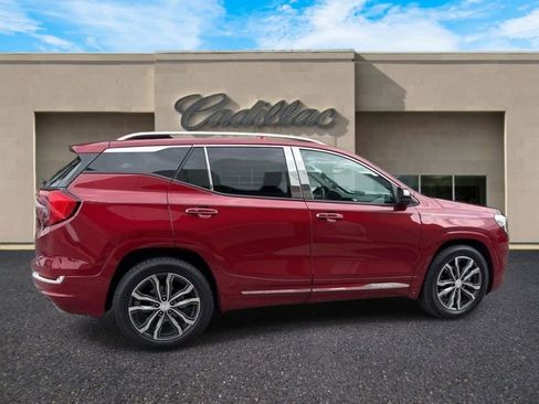 Used 2019 GMC Terrain Denali w/ Advanced Safety Package FWD image 3