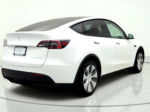 Used 2023 Tesla Model Y Long Range AWD/4WD image 5
