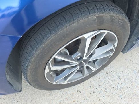 Used 2022 Kia Forte LXS FWD image 5