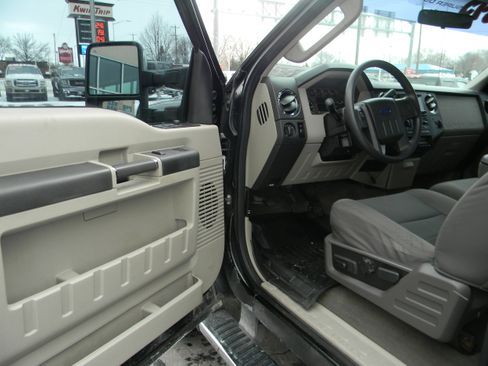 Used 2010 Ford F250 XLT image 6