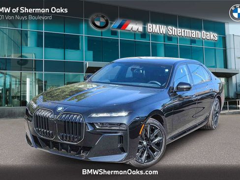 Used 2025 BMW 760i xDrive image 1