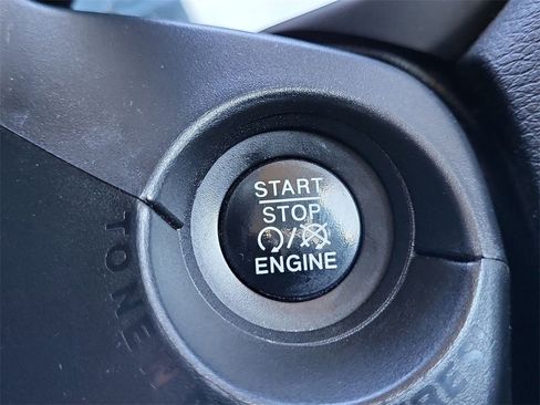 Used 2016 Jeep Renegade Latitude image 22