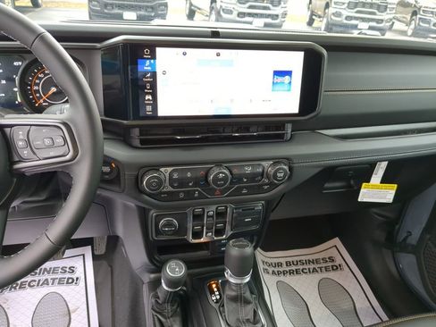 New 2026 Jeep Gladiator Sport image 17