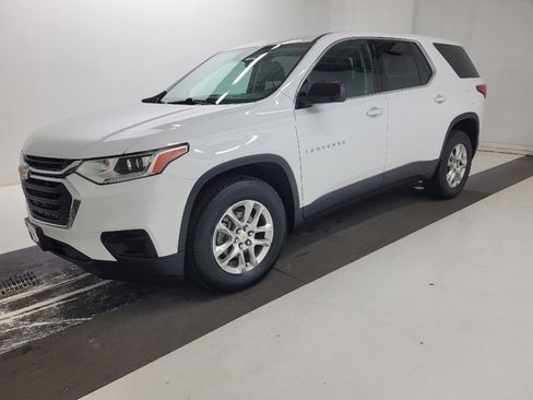 Used 2018 Chevrolet Traverse LS image 2