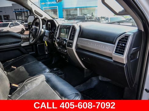 Used 2018 Ford F250 Lariat w/ Lariat Value Package AWD/4WD image 17