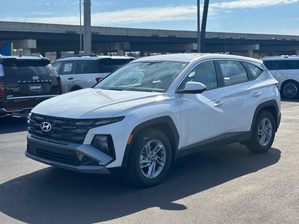New 2025 Hyundai Tucson SE FWD image 3