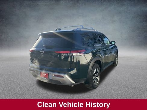 Used 2024 Nissan Pathfinder SL w/ Black Appearance Package image 6
