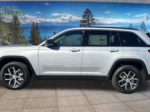 New 2025 Jeep Grand Cherokee Limited w/ Trailer Tow Package image 8