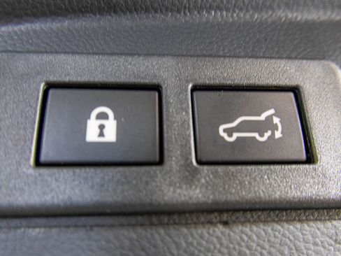 Used 2025 Subaru Outback Premium image 38