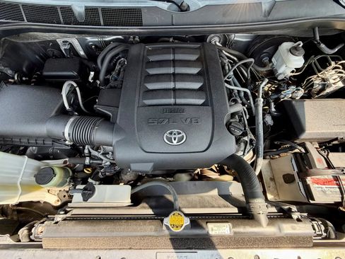 Used 2015 Toyota Tundra Platinum AWD/4WD image 18