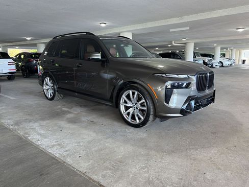 Used 2024 BMW X7 xDrive40i w/ M Sport Package image 6