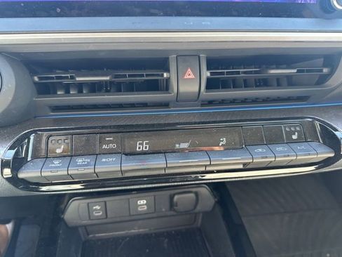 Used 2023 Toyota Prius XLE AWD/4WD image 19
