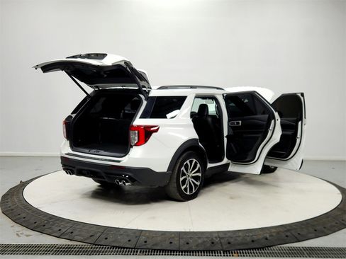 Used 2022 Ford Explorer ST image 15