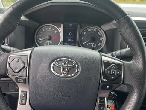 Used 2019 Toyota Tacoma SR5 AWD/4WD image 20