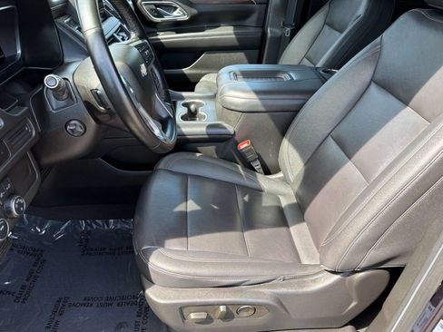 Used 2023 Chevrolet Tahoe LT w/ Luxury Package RWD image 5