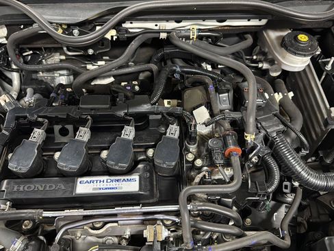 Used 2018 Honda Civic Sport image 9