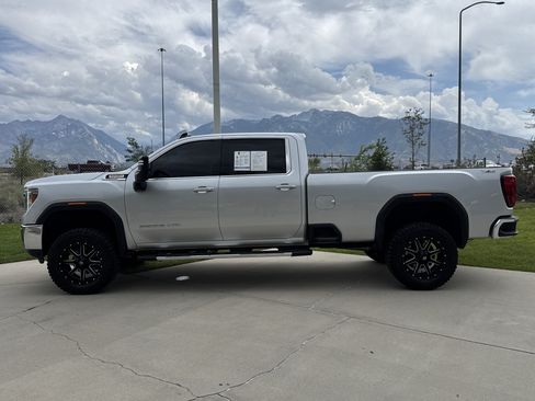 Used 2023 GMC Sierra 3500 SLE w/ SLE Value Package AWD/4WD image 2
