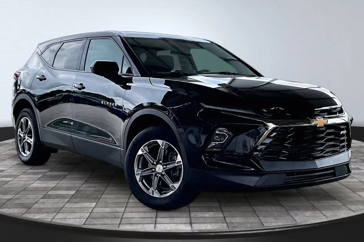 Used 2023 Chevrolet Blazer LT AWD/4WD image 3