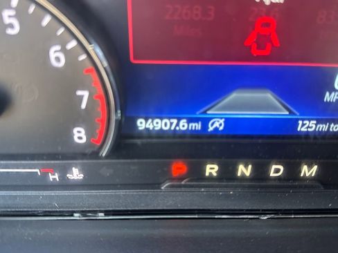 Used 2020 Ford Explorer XLT w/ Equipment Group 202A image 24