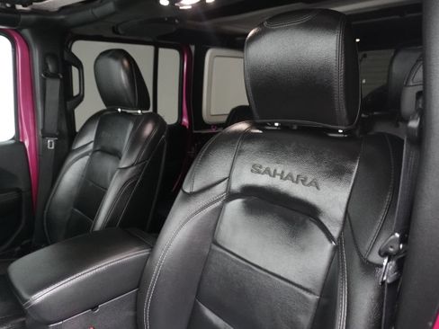 Used 2021 Jeep Wrangler Unlimited Sahara AWD/4WD image 12