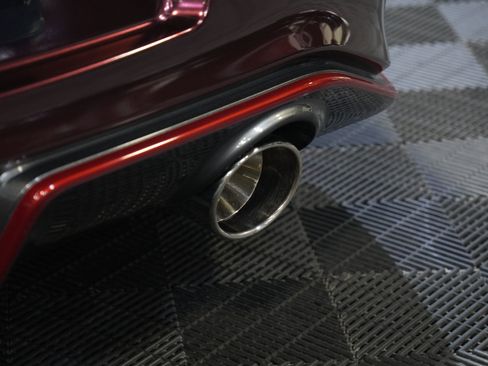 Used 2018 Nissan 370Z NISMO RWD image 17