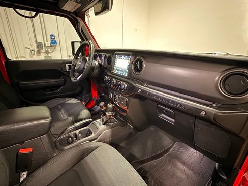 Used 2022 Jeep Wrangler Unlimited Sport AWD/4WD image 28