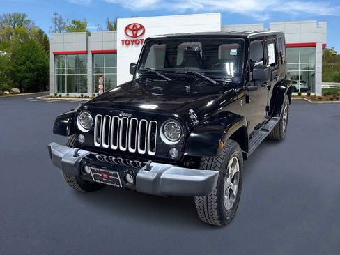 Used 2018 Jeep Wrangler Unlimited Sahara image 1