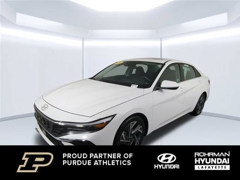 Used 2025 Hyundai Elantra SEL FWD image 1