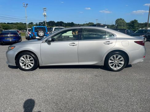 Used 2013 Lexus ES 300h w/ Luxury Pkg FWD image 8