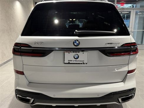 Certified 2024 BMW X7 xDrive40i w/ M Sport Package image 6