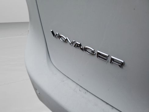 New 2026 Chrysler Voyager LX image 7