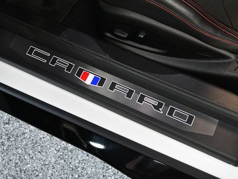 Used 2018 Chevrolet Camaro ZL1 RWD image 19