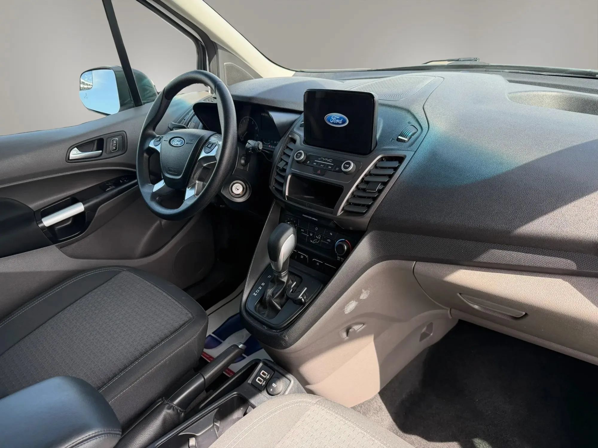 Used 2022 Ford Transit Connect XLT FWD image 19
